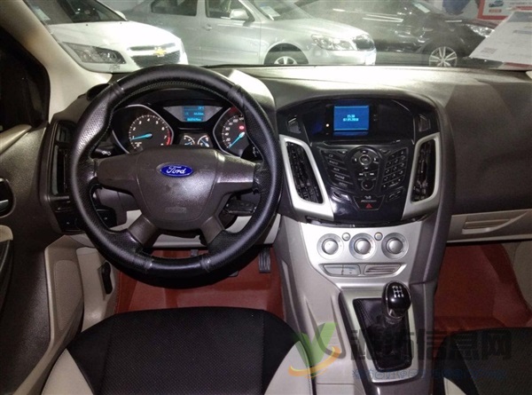 福特 福克斯三廂 2012款 三廂 1.6L 手動舒適型
