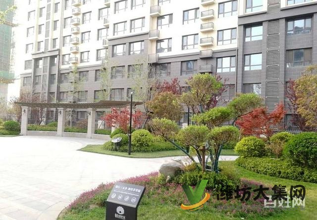 晨晟世紀城客廳朝陽 精裝修 92平方 房源精裝兩室