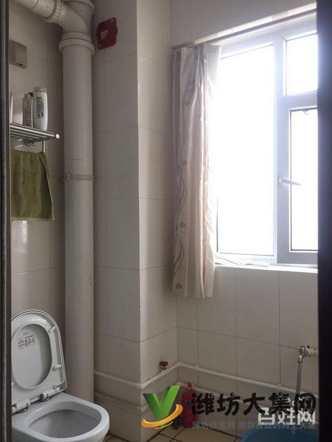 金都時代新城105平3室精裝 客廳有窗戶 東鄰虞河