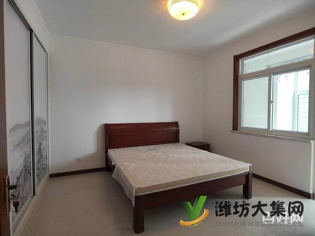 安全交易 東方名苑精裝未住!3室 送地下室!送車(chē)位