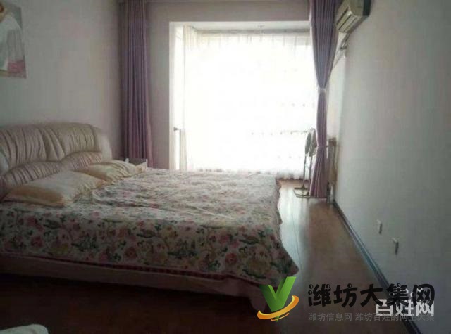 植物園近人民單位房三室兩廳精裝