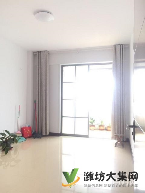 金都時代新城105平3室精裝 客廳有窗戶 東鄰虞河