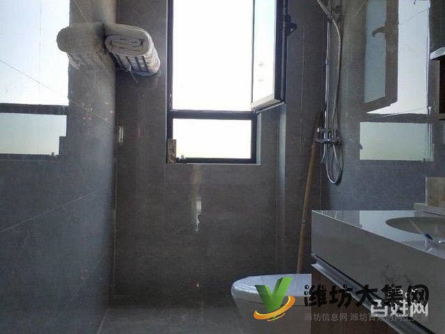 萬達北 泰華近 總價87萬買個125平的大三室新房子