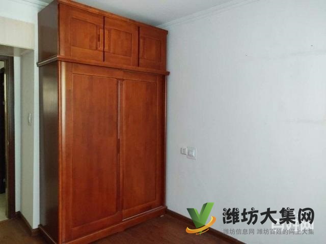 北苑學校近,現房三室,氧吧社區,綠化率高,成熟小區,特價出售