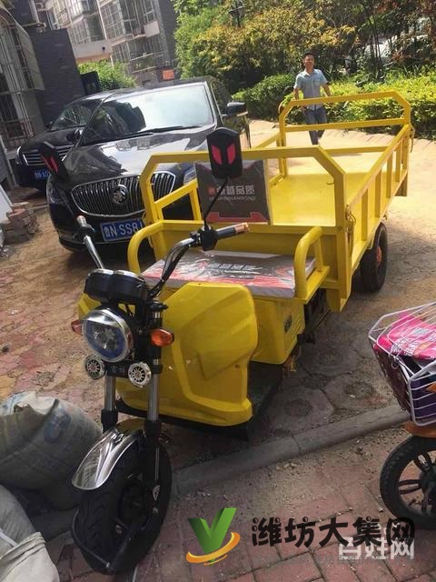 金馬路與健康街一樓帶一百多平米的大院子帶車庫車位