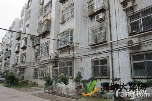 實驗小學一墻之隔工人新村 三樓 雙氣 濰柴宿舍對面