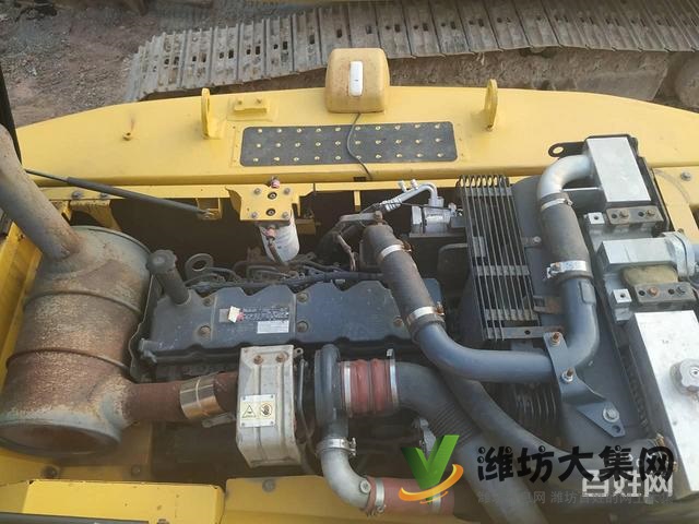 二手小松200-8挖掘機(jī)小松二手挖掘機(jī)