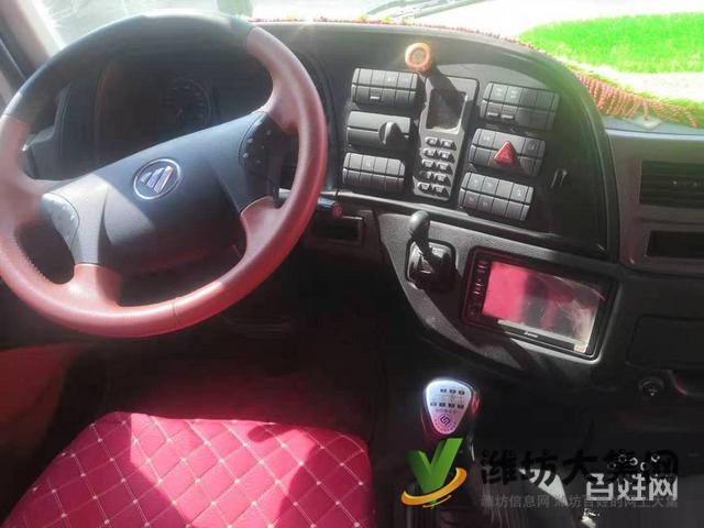 轉(zhuǎn)讓二手歐曼牽引車 550馬力 國五 雙驅(qū)輕體