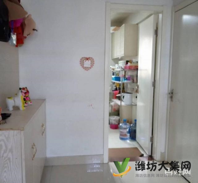 晨晟世紀城客廳朝陽 精裝修 92平方 房源精裝兩室