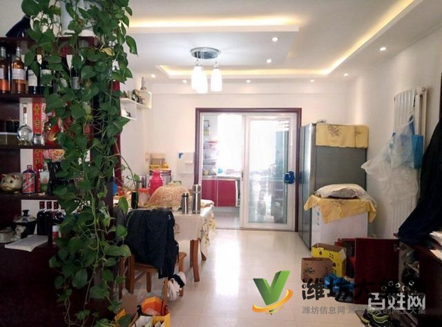 金馬路與健康街一樓帶一百多平米的大院子帶車庫車位