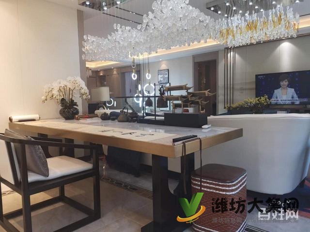 萬達近陽光假日白浪河畔 四層墅質洋房一樓帶院送負一