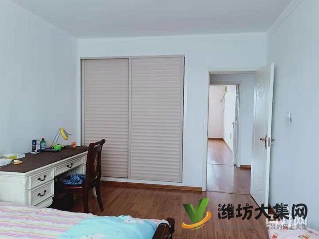 直降10萬(wàn)新華路電梯洋房3室2廳176平僅售130