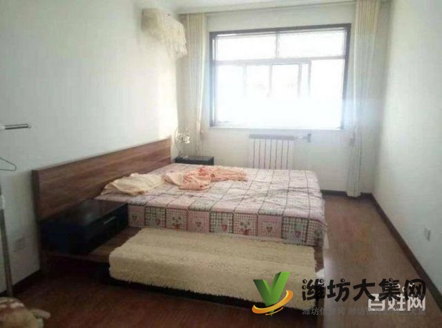 植物園近人民單位房三室兩廳精裝