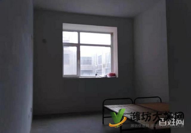 萬(wàn)達(dá)九層電梯洋房雙商圈三室兩廳兩衛(wèi)南北通透132平