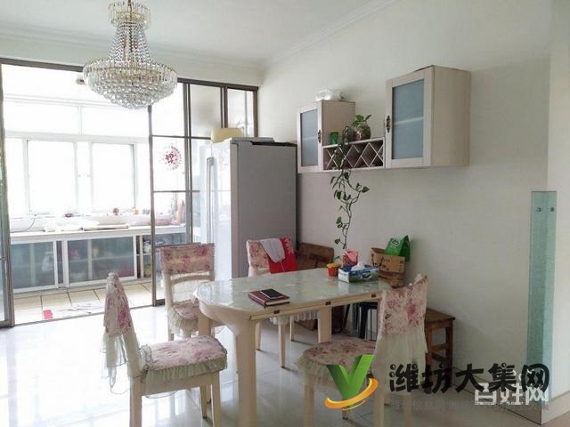 櫻前街與文化路學(xué)校近櫻園東區(qū)多層三室朝陽精裝修