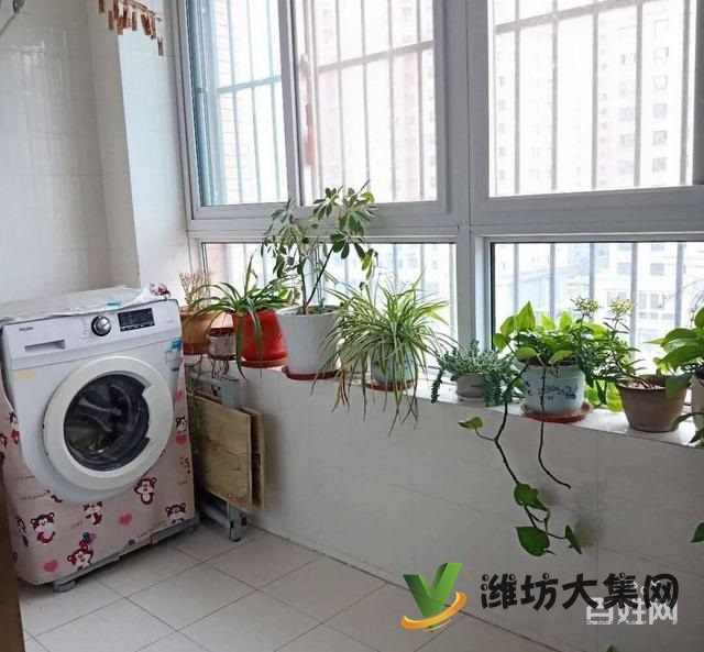 晨晟世紀城客廳朝陽 精裝修 92平方 房源精裝兩室