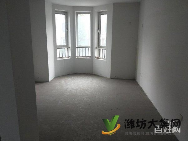 翠湖美墅對面天潤淺水灣多層二樓帶地下室 四居室毛坯