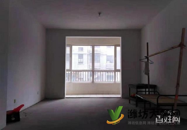 萬(wàn)達(dá)九層電梯洋房雙商圈三室兩廳兩衛(wèi)南北通透132平