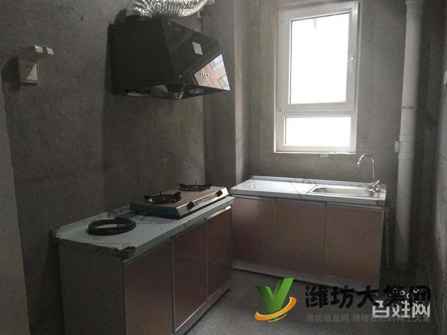 三友翡翠城 一樓帶大院 精裝修 配置齊全 拎包入住