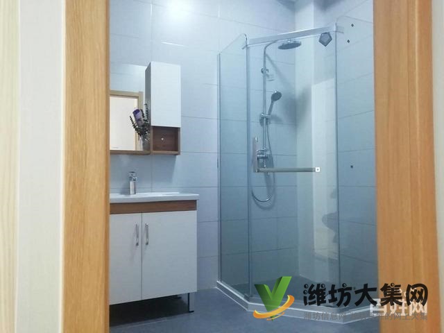 福樂(lè)多對(duì)面三友翡翠城精裝修三房?jī)蓮d家電家具齊全僅租12085