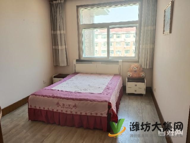 興華學(xué)校***精裝四室兩廳帶車(chē)庫(kù)頂