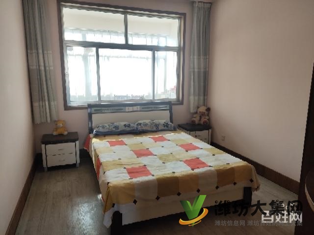 興華學(xué)校***精裝四室兩廳帶車(chē)庫(kù)頂