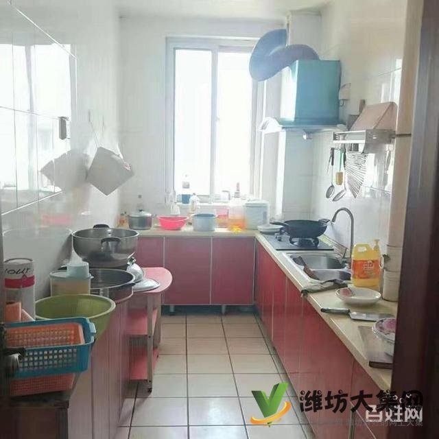 首付6萬(wàn),精裝三室,送地下室,出稅,超級(jí)便宜,急售!!!