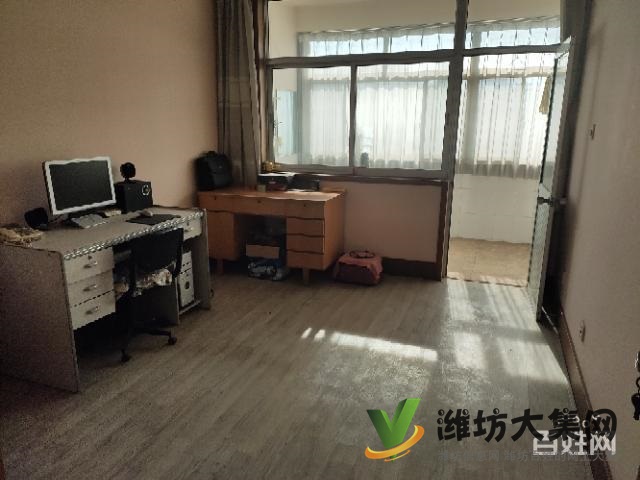 興華學(xué)校***精裝四室兩廳帶車(chē)庫(kù)頂