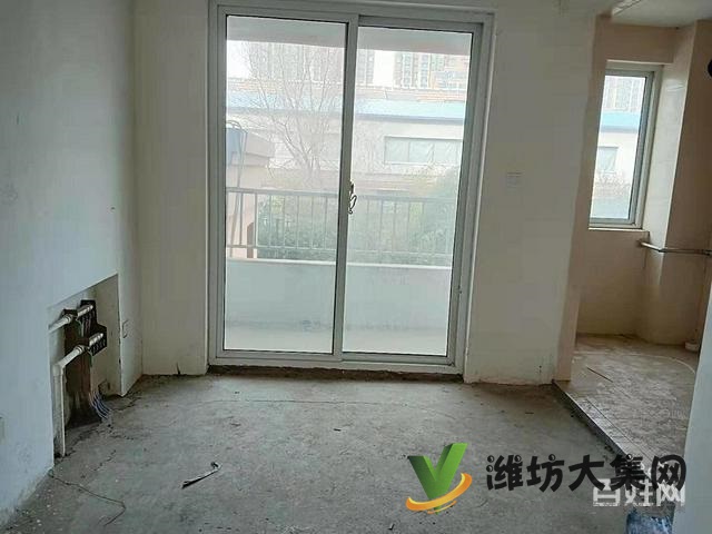 頤城華府多層一樓客廳朝陽(yáng),123平方南北通透,帶車(chē)