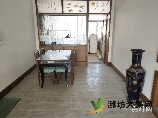 興華學(xué)校***精裝四室兩廳帶車(chē)庫(kù)頂