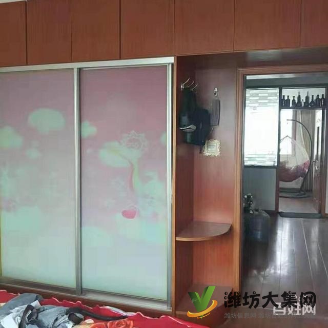 首付6萬(wàn),精裝三室,送地下室,出稅,超級(jí)便宜,急售!!!