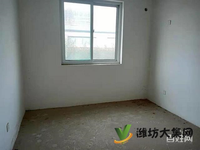 頤城華府多層一樓客廳朝陽(yáng),123平方南北通透,帶車(chē)