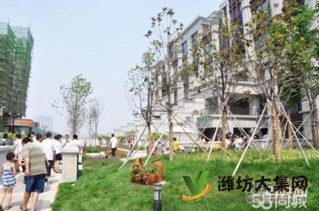 東風(fēng)街上城國際A區(qū)多層6樓送閣樓120平3/2/2