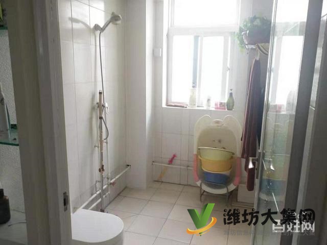 性價(jià)比超高的房子。三友圣錦花園,精裝一樓,帶車庫(kù),