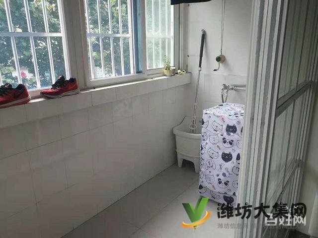 性價(jià)比超高的房子。三友圣錦花園,精裝一樓,帶車庫(kù),