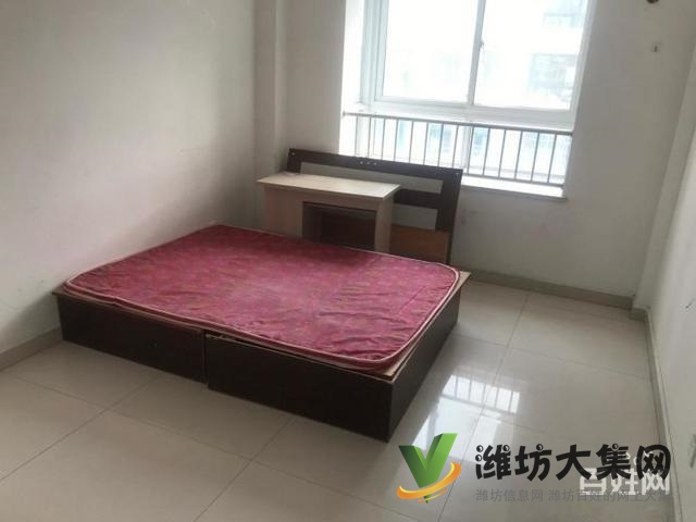 金都時代新城精裝三室緊鄰萬達(dá)生活方便直接拎包入住