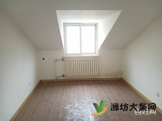 濰棉新樓四樓帶閣樓86平簡(jiǎn)裝兩室66萬(wàn)可議