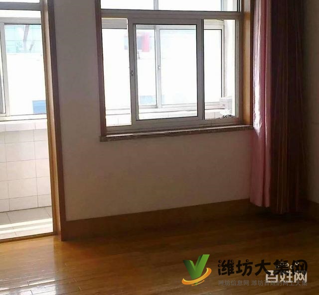 白浪河畔桐蔭小區(qū)單位房多層一樓101平精裝3室