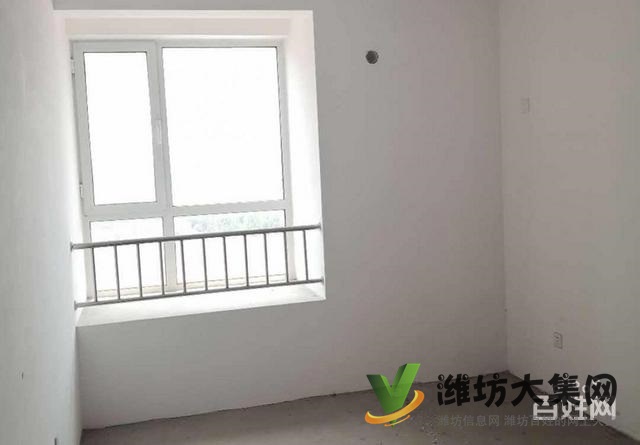 濰縣中路榮府小區(qū) 143平 客廳朝陽三室朝陽 毛坯