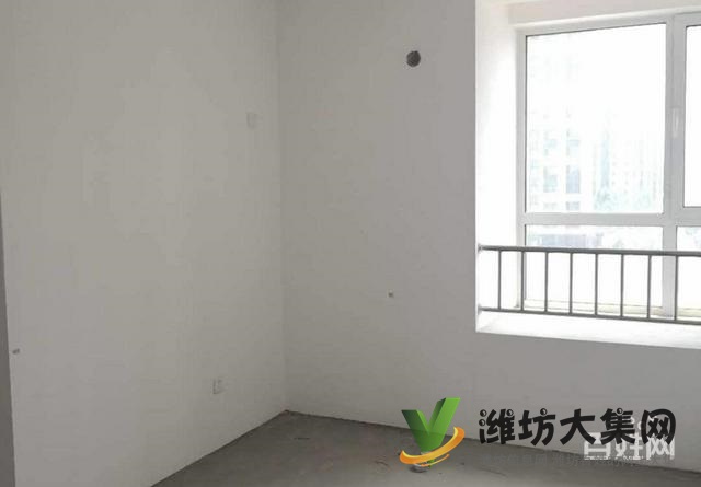 濰縣中路榮府小區(qū) 143平 客廳朝陽三室朝陽 毛坯