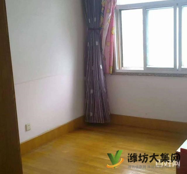 白浪河畔桐蔭小區(qū)單位房多層一樓101平精裝3室