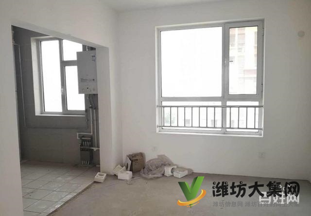 濰縣中路榮府小區(qū) 143平 客廳朝陽三室朝陽 毛坯