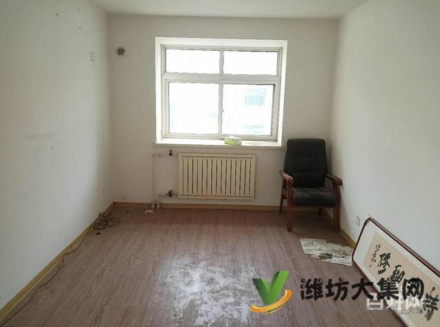 濰棉新樓四樓帶閣樓86平簡(jiǎn)裝兩室66萬(wàn)可議