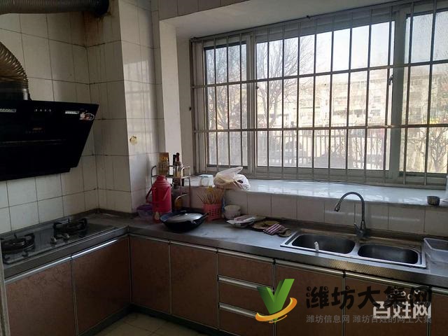 東風街永安路小學近132平客廳朝陽大三室 供暖無稅