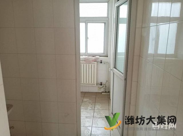 濰棉新樓四樓帶閣樓86平簡(jiǎn)裝兩室66萬(wàn)可議