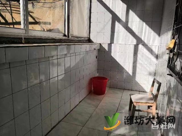 冠華小區(qū)1樓帶院南開門兩室  精裝修僅售52萬