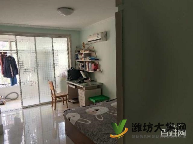 湖景龍灣,房主換了豪宅,現在低,價出售,帶著28平