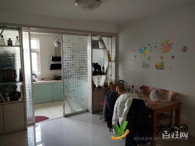 湖景龍灣,房主換了豪宅,現在低,價出售,帶著28平