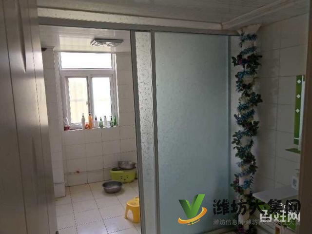 湖景龍灣,房主換了豪宅,現在低,價出售,帶著28平