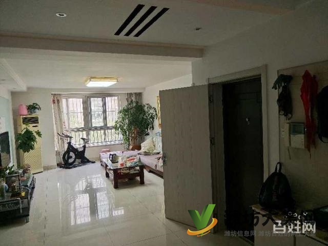 湖景龍灣,房主換了豪宅,現在低,價出售,帶著28平